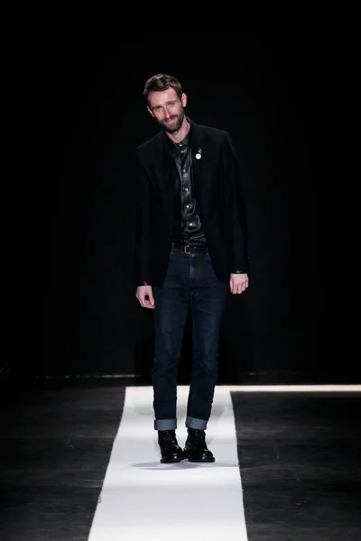 Look 29